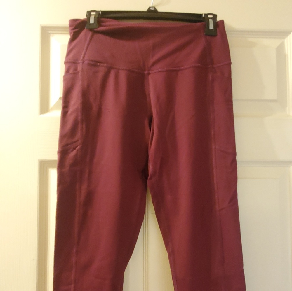 Burgundy yoga tights